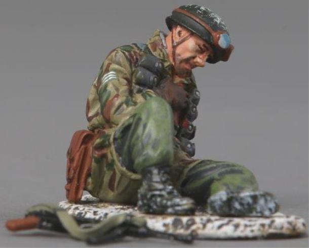 THOMAS GUNN WW2 GERMAN FALLSCHIRMJAGER FJ027B WOUNDED PARATROOPER WINTER MIB
