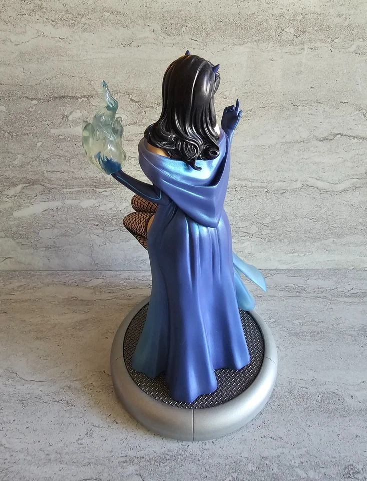 Placa de identificação DC Bombshells Raven Statue 372 de 5200 assinada por Ant Lucia - Imagem 3 de 4