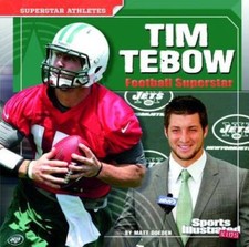 Tim Tebow: Football Superstar (Superstar Athletes) - Paperback - GOOD