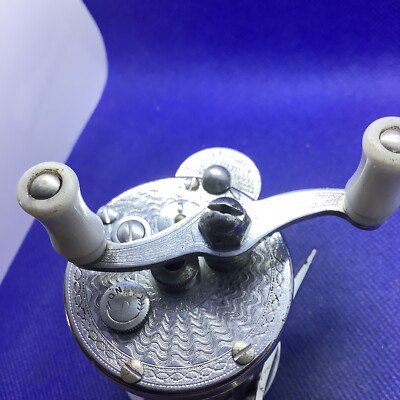Pflueger Summit 1993L Vintage Bait Casting Reel EXCELLENT