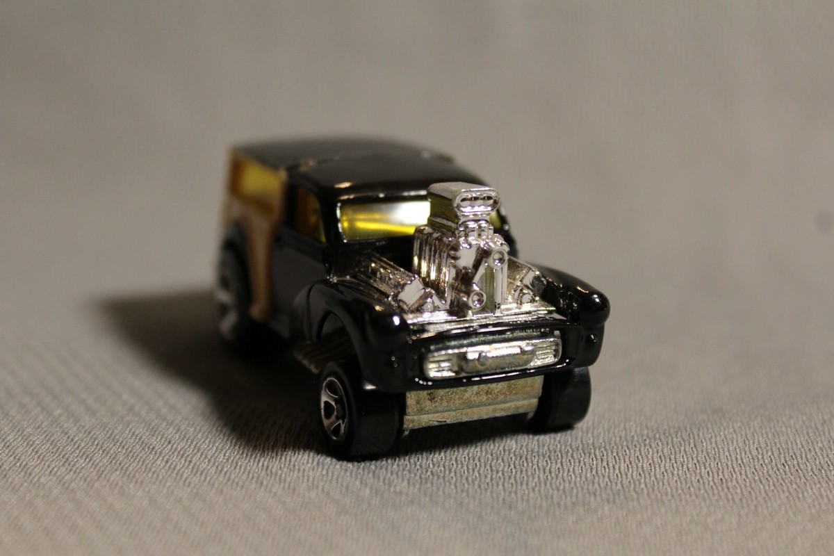Hot Wheels 2001 Morris Wagon ミニカー 2001 First Editions: MORRIS WAGON – ORANGE TRACK DIECAST