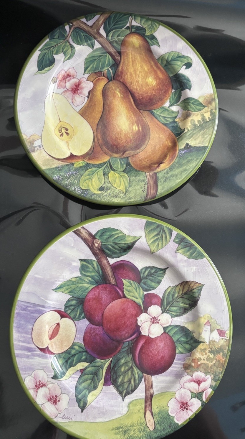 2 - Villa d'este Hand Decorated in Italy Fruit Plates 8-3/8