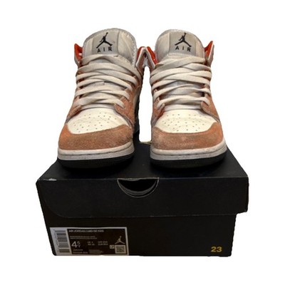 Jordan Air Jordan 1 Mid SE GS Team Orange Boys Sneaker 4.5Y DV1336-800