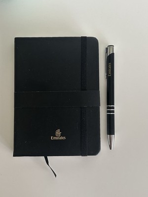 Emirates First Class Notizbuch und Kugelschreiber