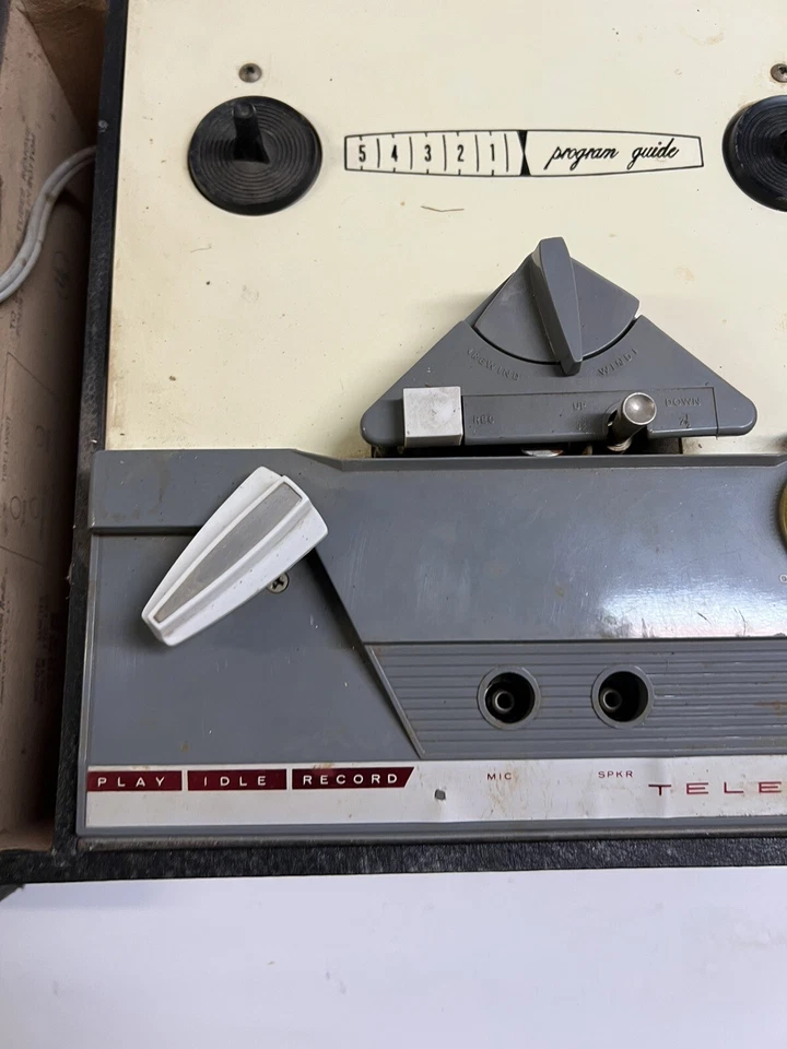 Радиомагнитофон Telectro от Emerson. Модель Mm-113. Винтажный магнитофон. - Изображение 4 из 4