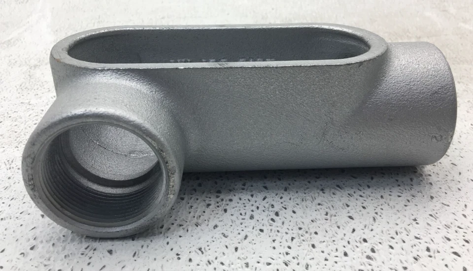 LR57 CROUSE HINDS CORPO DE CONDUÍTE DE FERRO MALEÁVEL CUBOS DE 1,5 POLEGADAS TIPO LR FORM 7 - Imagem 2 de 4