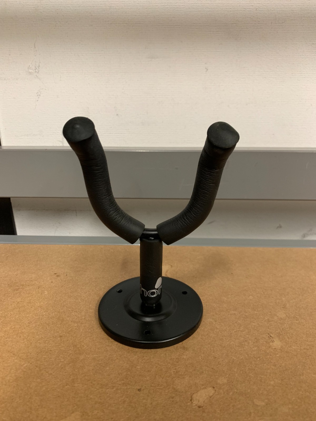 Guitar Holder Bracket Wall Mount Universal with Cushioned Arms From Chord