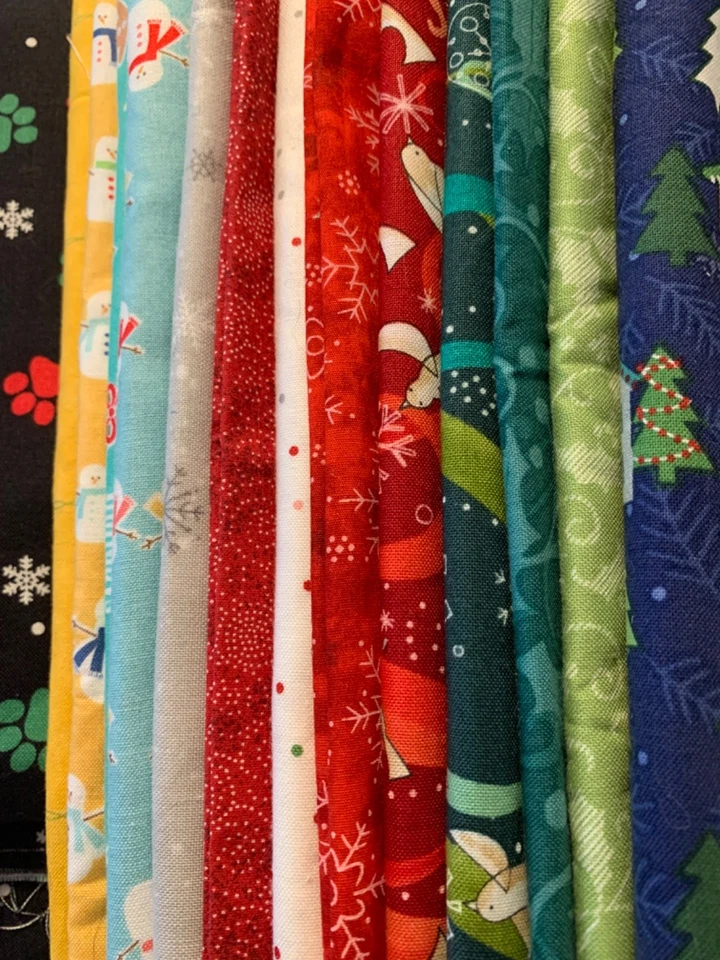 14FQS bundle of a variety of Holiday prints, new, 100% cotton - Image 3 of 4