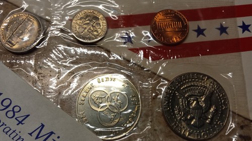 3 rare (3rd party) 1984 Mint Sets P&D US coins. + 2 Olympic medals per set - Picture 2 of 4
