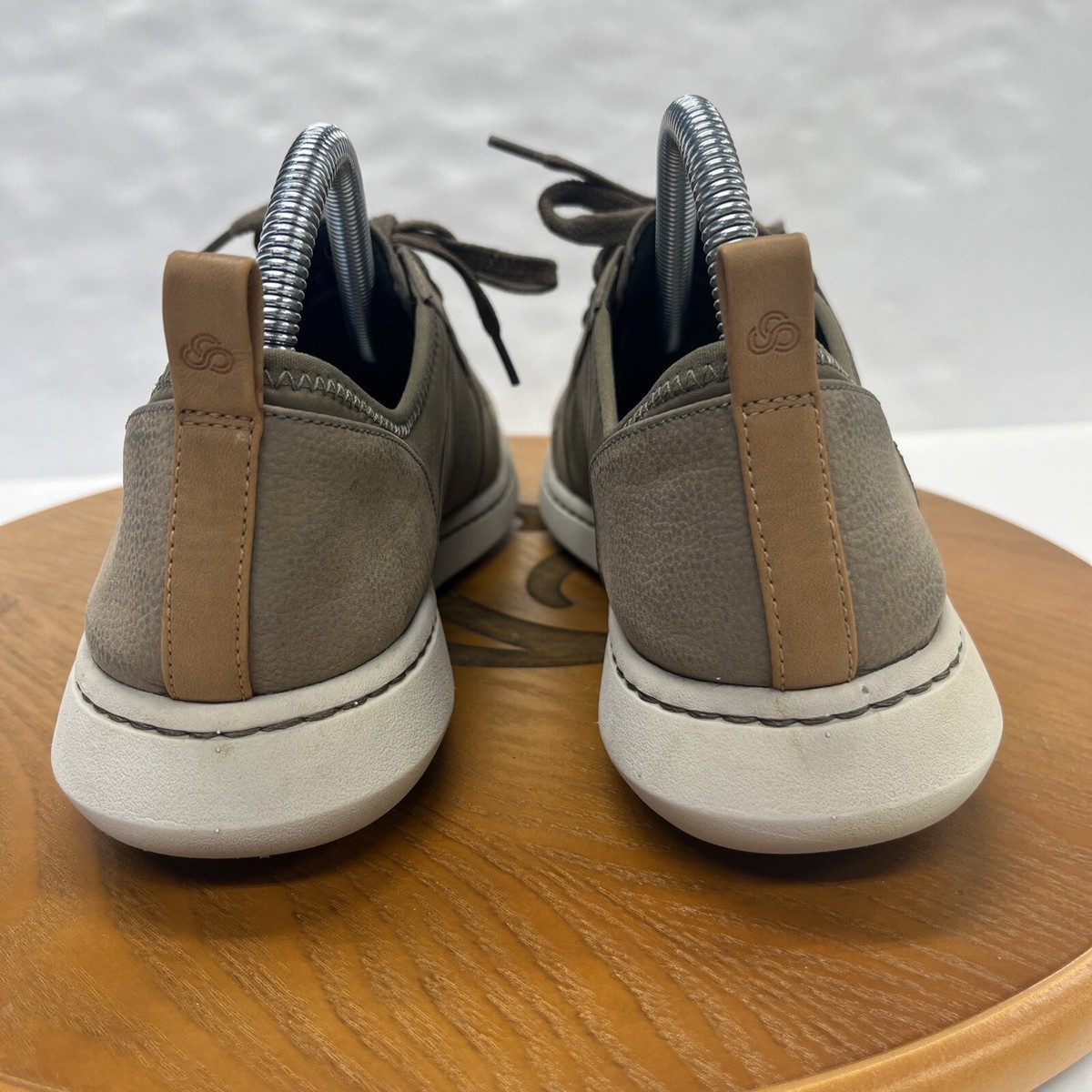 CLARKS CLOUD STEPPERS SNEAKERS TENNIS SHOES CUSHIONED COMFORT Women’s SZ