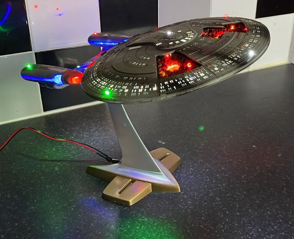 Star Trek Playmates D battle damaged model kit built and lit with power supply eBay