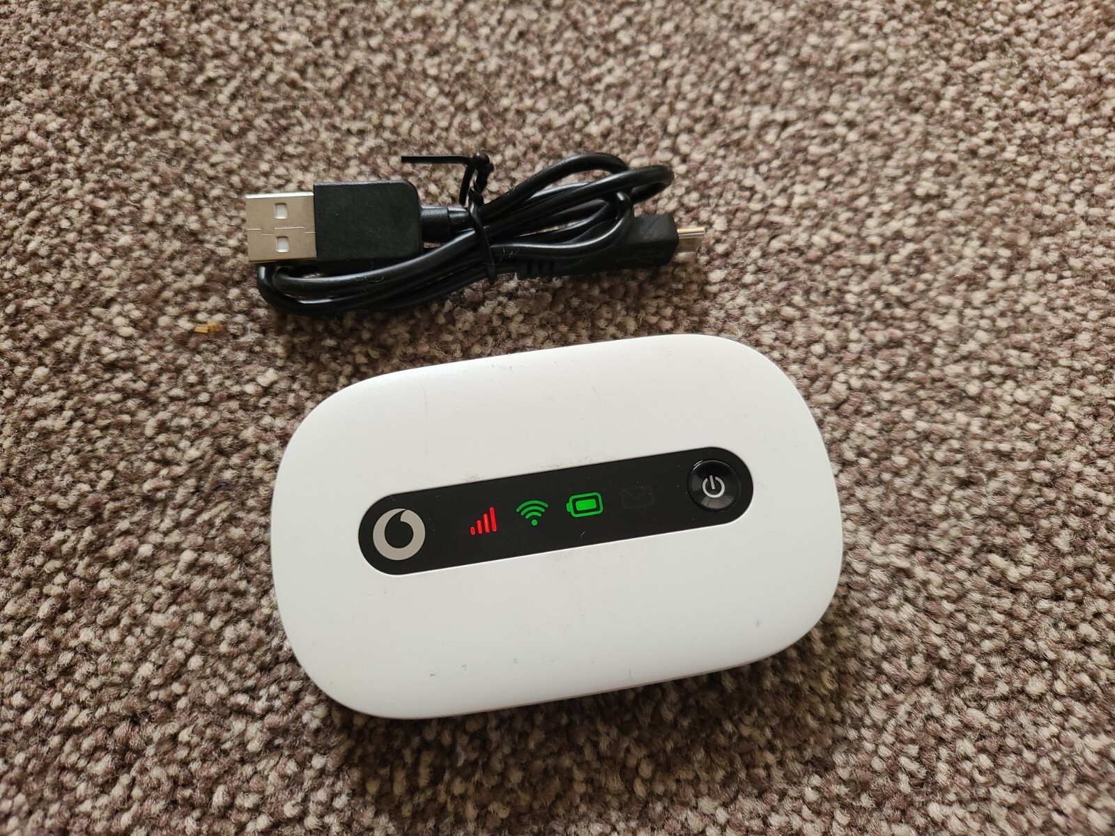Vodafone R207 3G Mobile Personal Wi-Fi Hotspot Modem White 1
