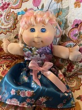 Beautiful Cabbage Patch Kids Doll Girl Jakks Wavy Blonde Pink Hair Blue Eyes