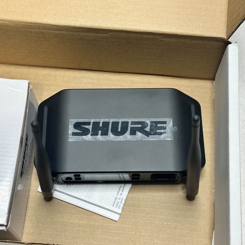 Shure GLXD4+Z3 Digital Wireless Dual Band 5.8GHz/ 2.4GHz Receiver with AC - Picture 4 of 6