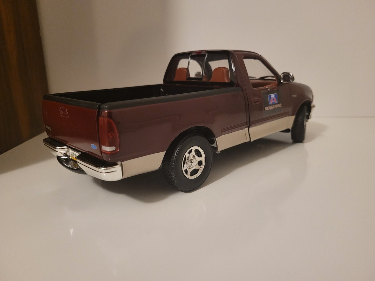 Ertlアーテル/'97 Fordフォード F150 XLT 1/18 絶版 American Muscle Ertl Collectibles 1997 Ford F150 XLT 1:18 scale