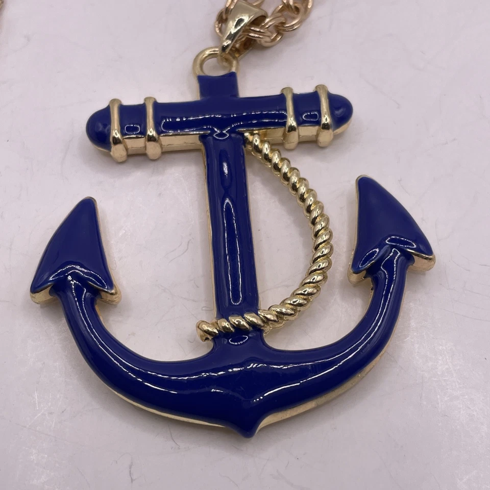 "Collar colgante ancla esmaltado azul real tono oro Amrita Singh 20""" Foto 3 de 4