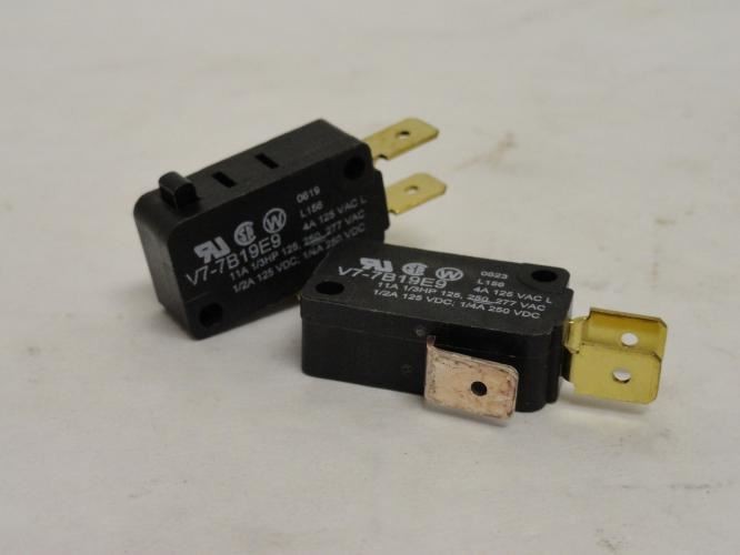 208390 New-No Box; Honeywell V7-7B19E9 Lot-2; Mini Snap Action Switch; 240V@3A