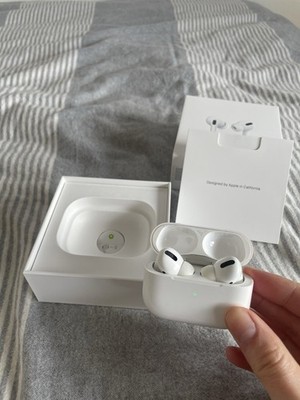 Apple Air Pods Pro - Original Verpackung + Ladecase + 2 Kopfhörer + Silikontips