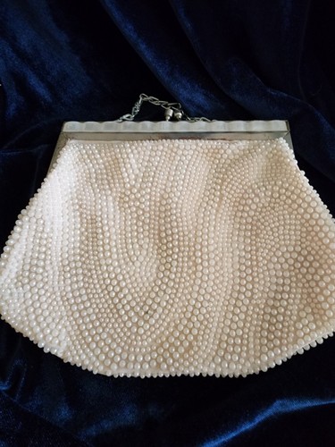 White Beaded Clutch Fine Arts Bag Hong Kong Clasp Lock With Chain Vintage READ - Picture 3 of 19