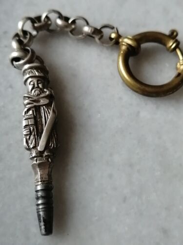 Antique Silver -800, Figure of a Pilgrim Key for a Verge Fusee watch With Chain - Afbeelding 1 van 5