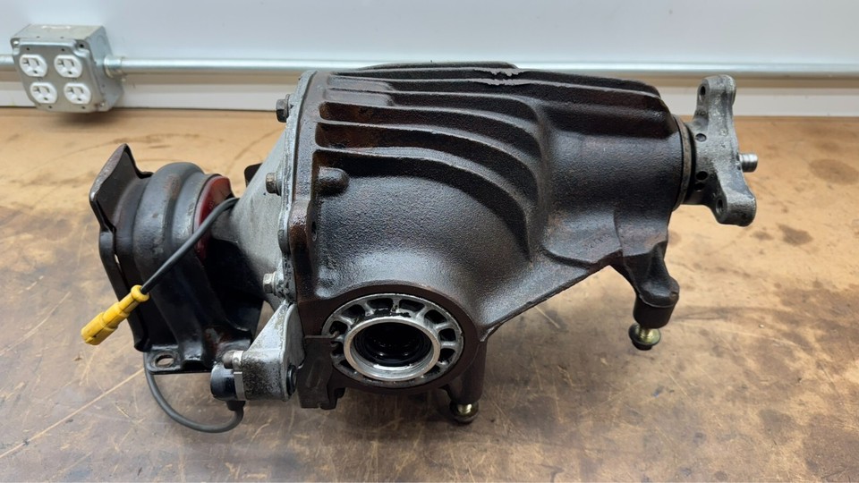 Gto Rear Diff Mount 2006 Pontiac GTO Rear End Rearend Carrier Differential Axle 3.46 LSD ...