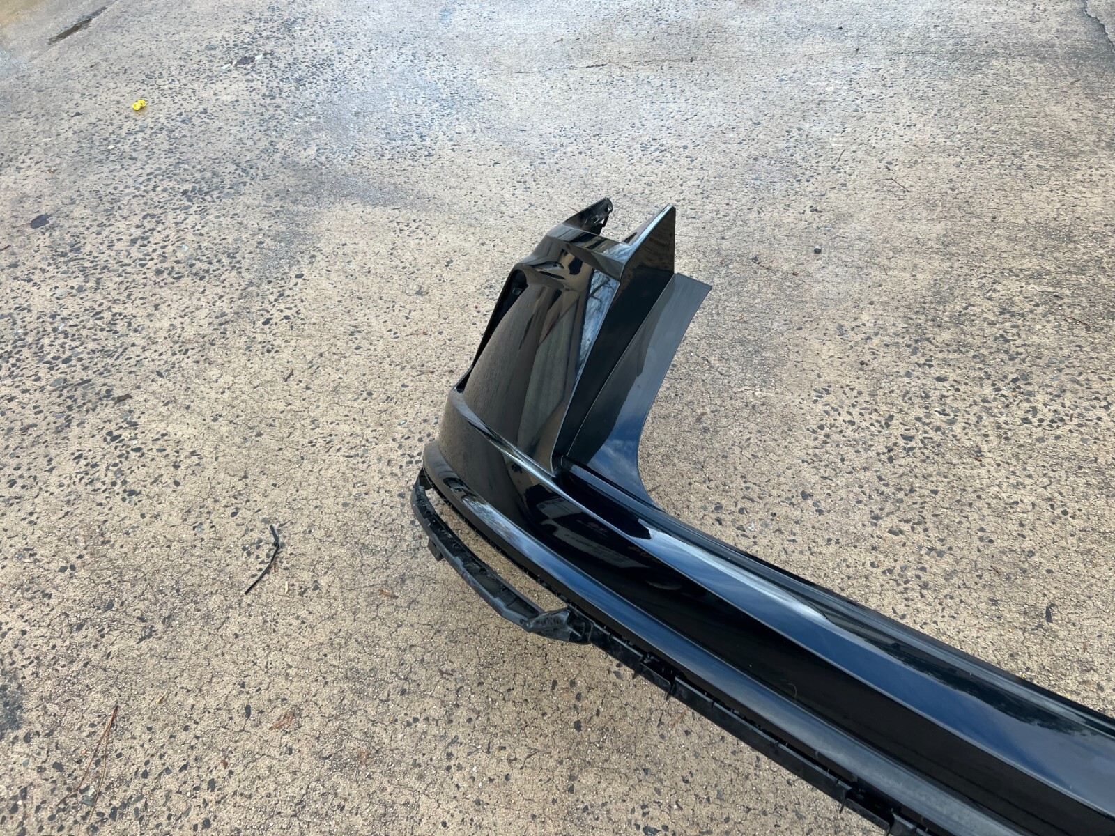 2019 2020 2021 2022 2023 LAMBORGHINI URUS REAR BUMPER OEM BLACK