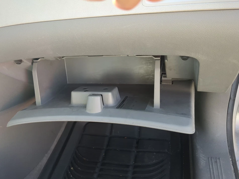 Chevrolet Malibu 2009 guantera de pasajero puerta compartimento de almacenamiento YQX4M Foto 2 de 2