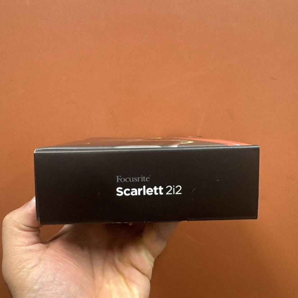 NEW Focusrite Scarlett 2i2 4th Generation 2-IN, 2-Out USB Audio Interface - Image 4 of 4