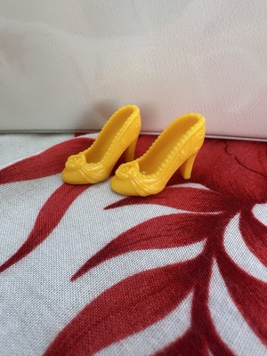 #ad Barbie Belle Disney Princess Heel Pump Shoes Macaroni Yellow Beauty And Beast $2.99