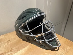Under Armour Victory Series Catcher’s Helmet Green I-Bar UAHG2-YS 6 1/4-7