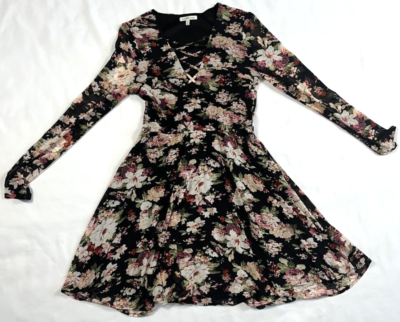 chinese dress ladies Amazon.com: Charlotte Russe Vestido de manga larga Dolman con cuello  redondo, Negro main image 1