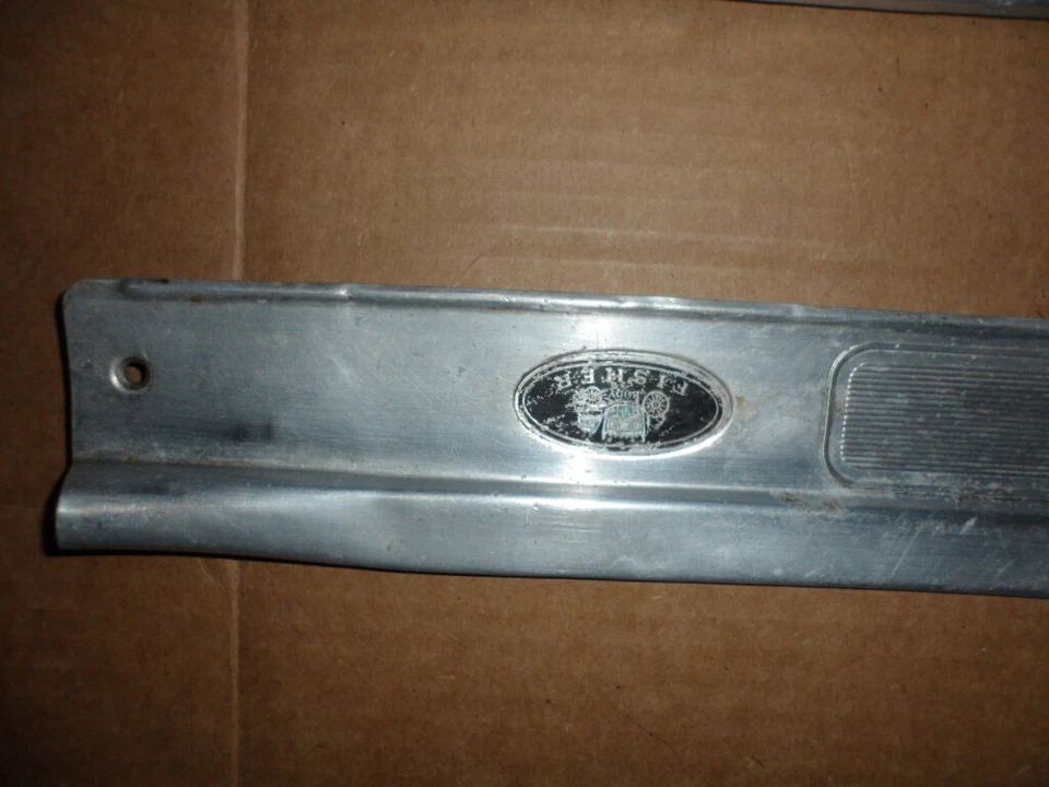 Camaro 1973 original conductor y pasajero pescador alféizar molduras placas de desgaste Foto 4 de 4