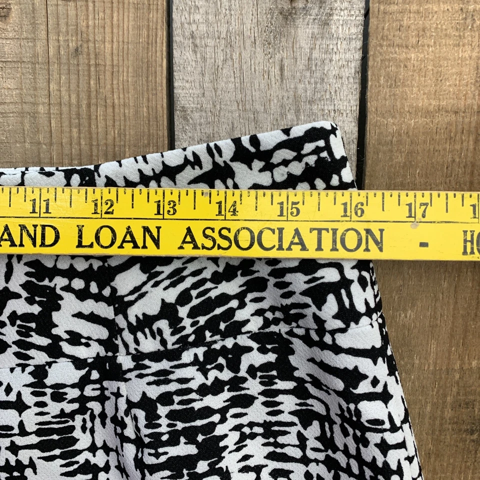 Falda Kenneth Cole Reaction negra blanca para mujer talla 6 forrada con cremallera Foto 4 de 4