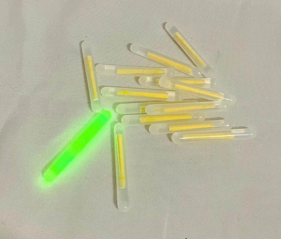 50 x Knicklichter Bissanzeiger Posen Leuchtsticks Angeln Montage 2,2 - 4,5mm - Bild 1 von 1