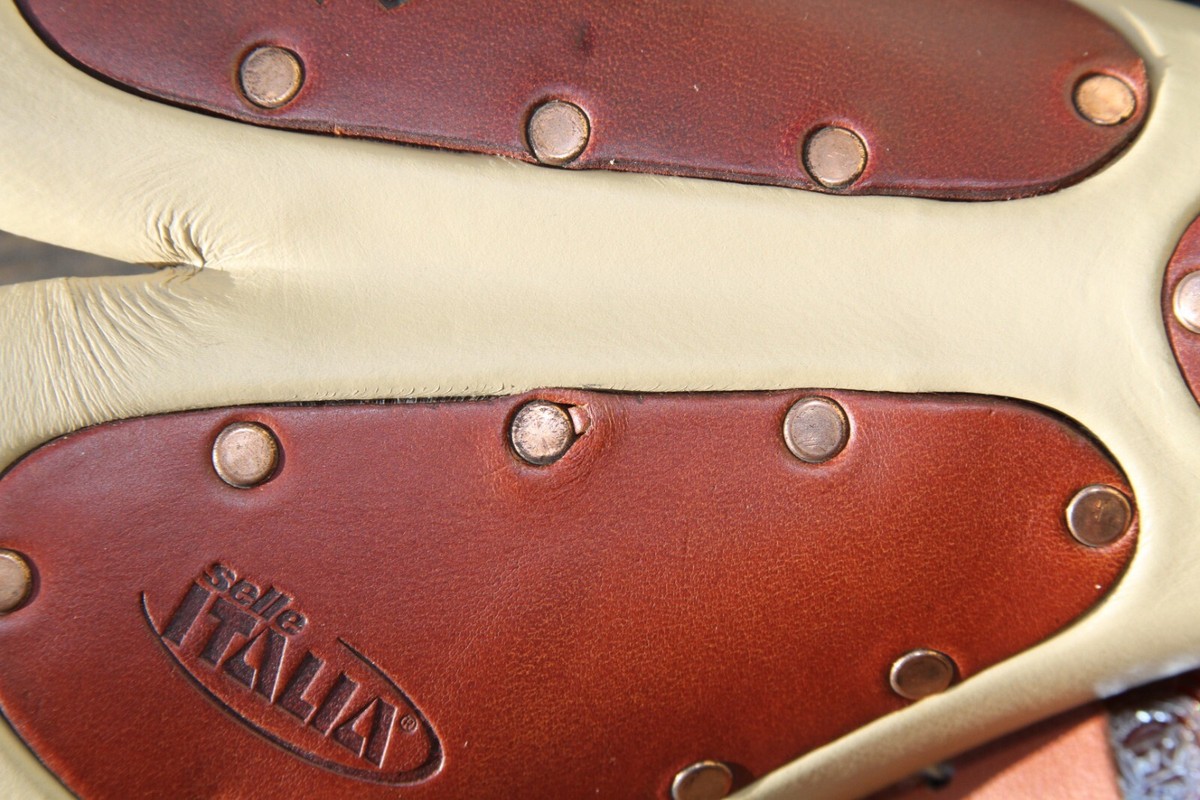 Selle Italia Storika Leather Saddle NOS 2003 cream and brown Selle Italia Storika Leather Saddle NOS 2003 cream and brown