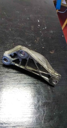 BMW 1 (E81/E87) 2009 Diesel Kraftstoffpumpenhalter 7804376