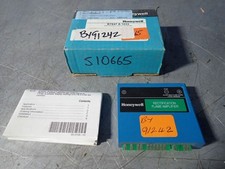 HONEYWELL R7847A1033 RECTIFICATION FLAME AMPLIFIER   09251530490