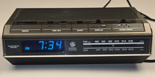 Vintage GE General Electric 7-4642B Digital Alarm Clock AM/FM Radio  TESTED 