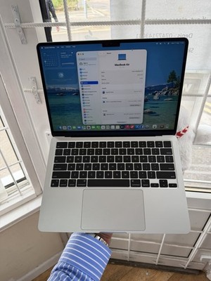 4028 ~ 13,6 Zoll MacBook Air ~ (2022, Apple M2 10C Chip, 8GB, 1TB SSD)
