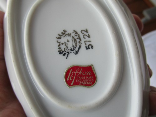 LOVELY~ Lefton China 25 Year Anniversary Porcelain Gravy Boat #5722~ Plus Spoon! - Picture 7 of 10