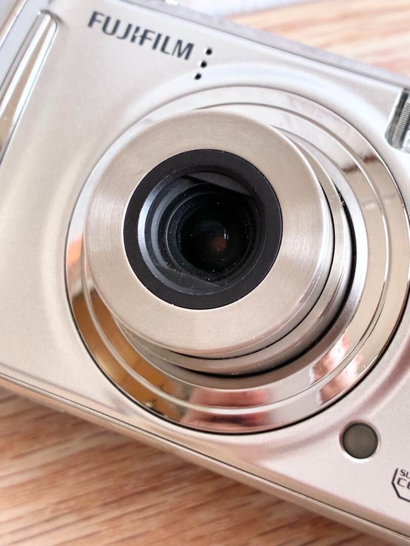 FUJIFILM FINEPIX A800 Digital Camera From JAPAN AA battery powered
