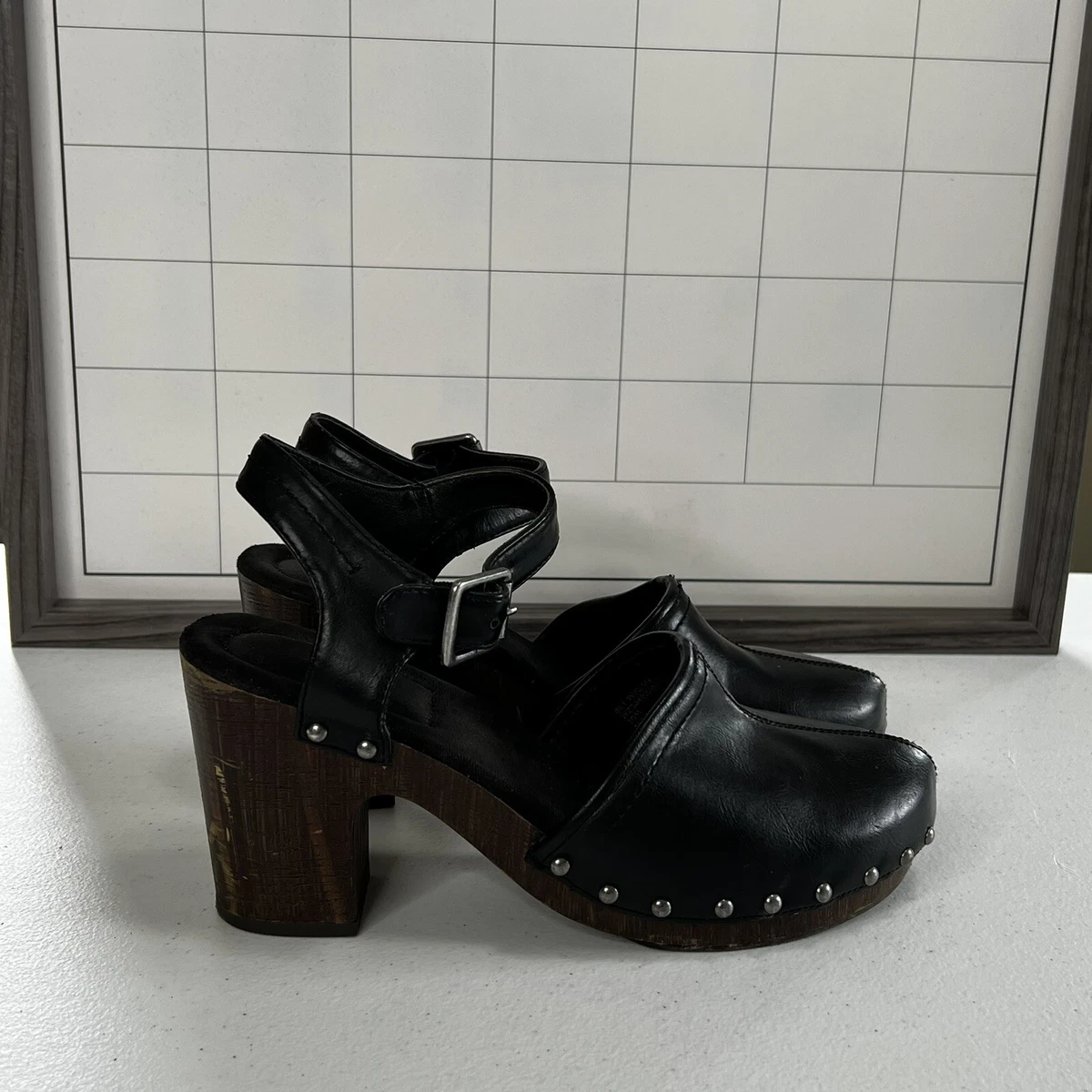 white mountain clog shoes