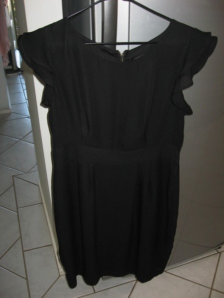 PORTMANS BLACK DRESS WITH EXPOSED BACK ZIP+DOUBLE FRILL AROUND ARMHOLE SIZE 10
