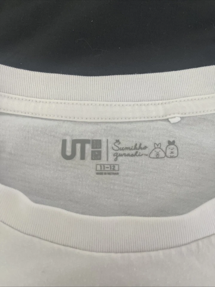 Camisa Juvenil Uniqlo Sumikko Gurashi Talla 11-12, Talla 9-10, Talla 7-8 Leer Foto 4 de 4