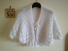 Mantellina moderna a UNCINETTO - SCIALLE lana nonna - color bianco.
