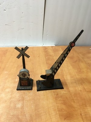 Lionel O Gauge Automatic Crossing Gate No. 77 & Marx Crossing Signal Bell WORKS