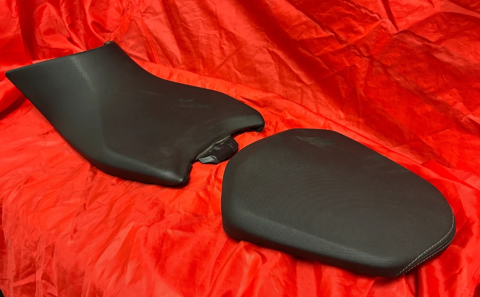 2014 KTM 690 Duke Black Front & Rear SEATS Saddle Seat set 76007040300/7100 Pad - Image 2 of 4