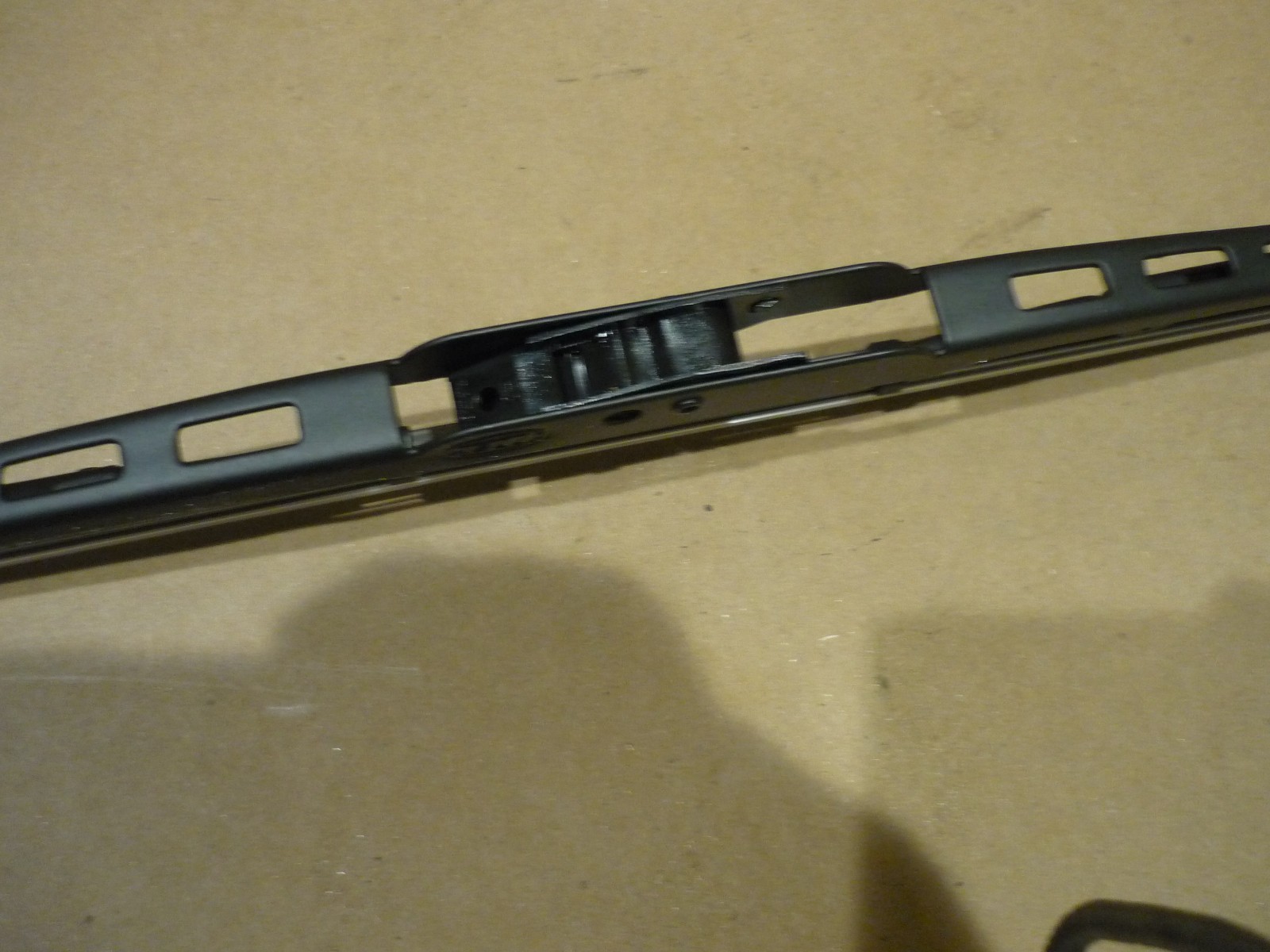 Ferrari 208,288,308,328 - 18 Inch Wiper Blade (Singular) NEW - P/N 64026000