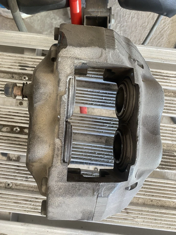 Pinzas delanteras para Toyota Tacoma 2000 4x4 Foto 2 de 4