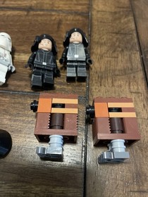 LEGO &reg; - Star Wars &trade; - Set 75146 - sw0765 Minifigure Pieces Lot Incomplete